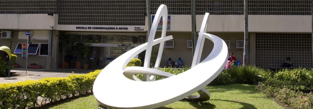 Escola de Comunicações e Artes